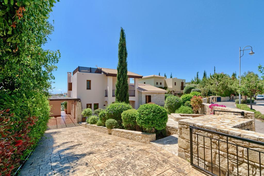 4 Bedroom Villa Helidoni With Private Infinity Pool, Aphrodite Hills Resort Kouklia Buitenkant foto
