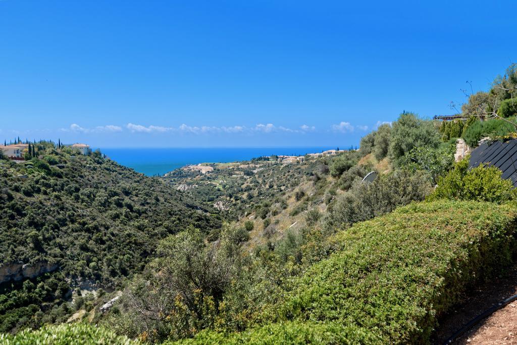 4 Bedroom Villa Helidoni With Private Infinity Pool, Aphrodite Hills Resort Kouklia Buitenkant foto
