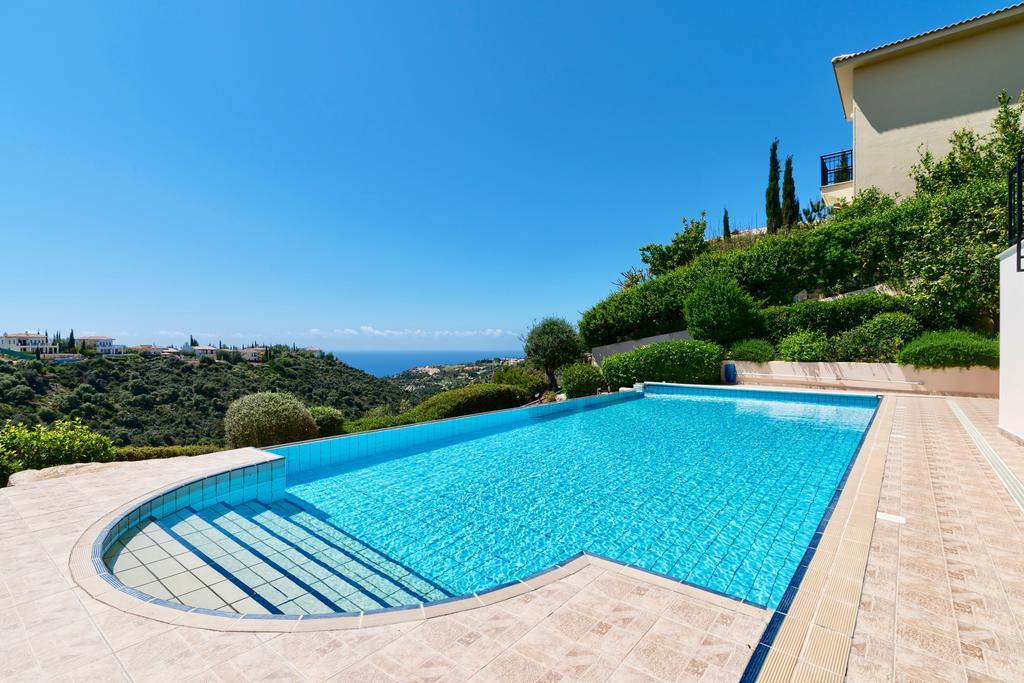 4 Bedroom Villa Helidoni With Private Infinity Pool, Aphrodite Hills Resort Kouklia Buitenkant foto