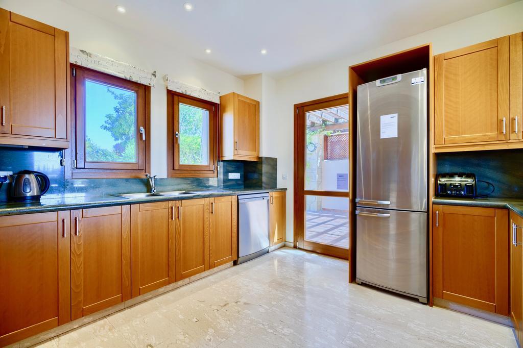 4 Bedroom Villa Helidoni With Private Infinity Pool, Aphrodite Hills Resort Kouklia Buitenkant foto